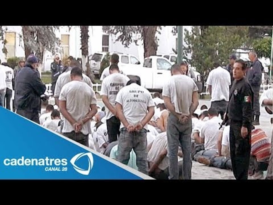 Capturan a 155 autodefensas falsos en puerto / Captured 155 paramilitaries false port