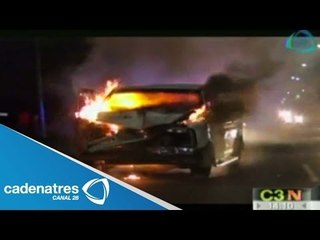 Aparatoso accidente entre una camioneta y un trailer en Abelardo Dominguez, Aguascalientes