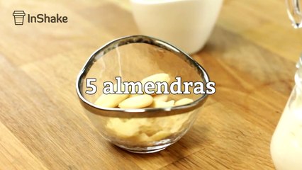 Batido de manzana, almendras y plátano