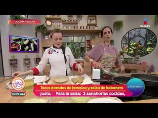 ¡Picositos y vegetarianos! Tacos fritos de jamaica