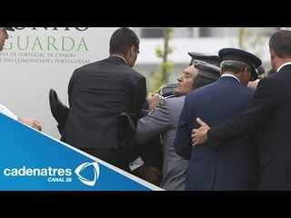 Presidente de Portugal se desmaya en pleno acto público (VIDEO)