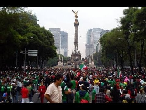 Mexicanos festejan en el Ángel de la Independencia triunfo de la selección mexicana (VIDEO)