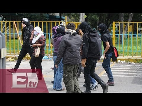 Porros se retiran de instalaciones del CCH Vallejo / Titulares de la tarde