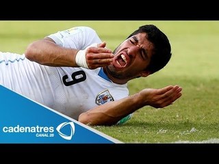FIFA castiga a Luis Suárez por morder a jugador italiano