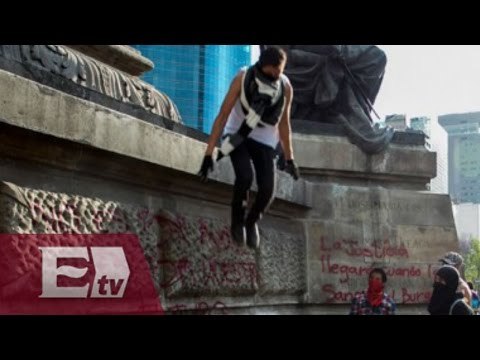 Encapuchados realizan pintas durante marcha por Ayotzinapa / Excélsior en la media