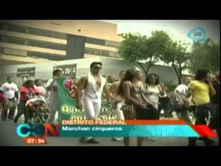 Cirqueros marchan en el DF contra ley que prohibe el uso de animales