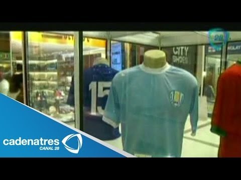 Playera nazi causa polémica en exposición de camisetas de fútbol en Brasil