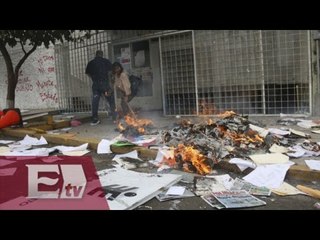 CNTE quema papelería de evaluación docente en Chiapas / Vianey Esquinca