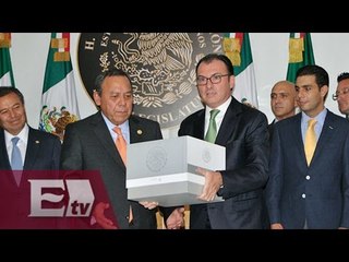 Las claves del paquete económico 2016 / Entre mujeres