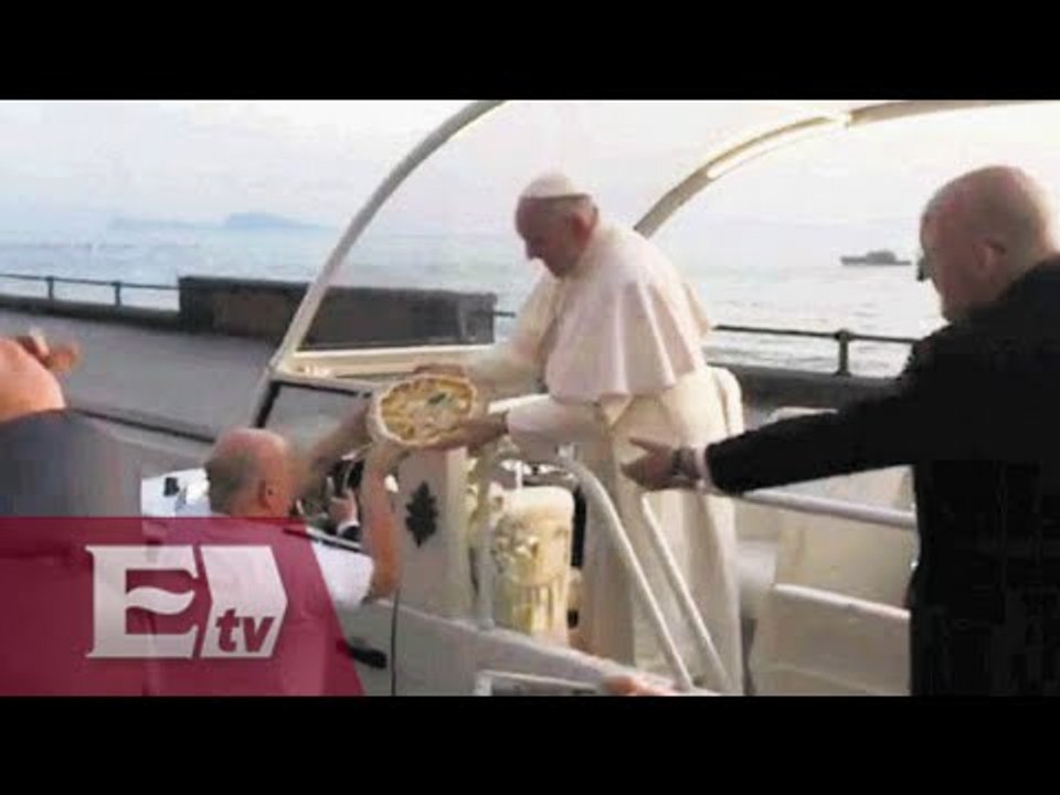 Lanzan en NY pizza con la imagen del Papa / Exc...