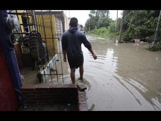 Se desborda río Atoyac en Puebla y afecta 60 viviendas (VIDEO)