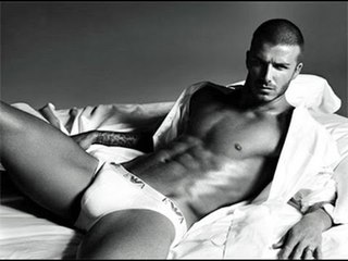 David Beckham vuelve locas a las mujeres con 'tan poca ropa' (VIDEO)