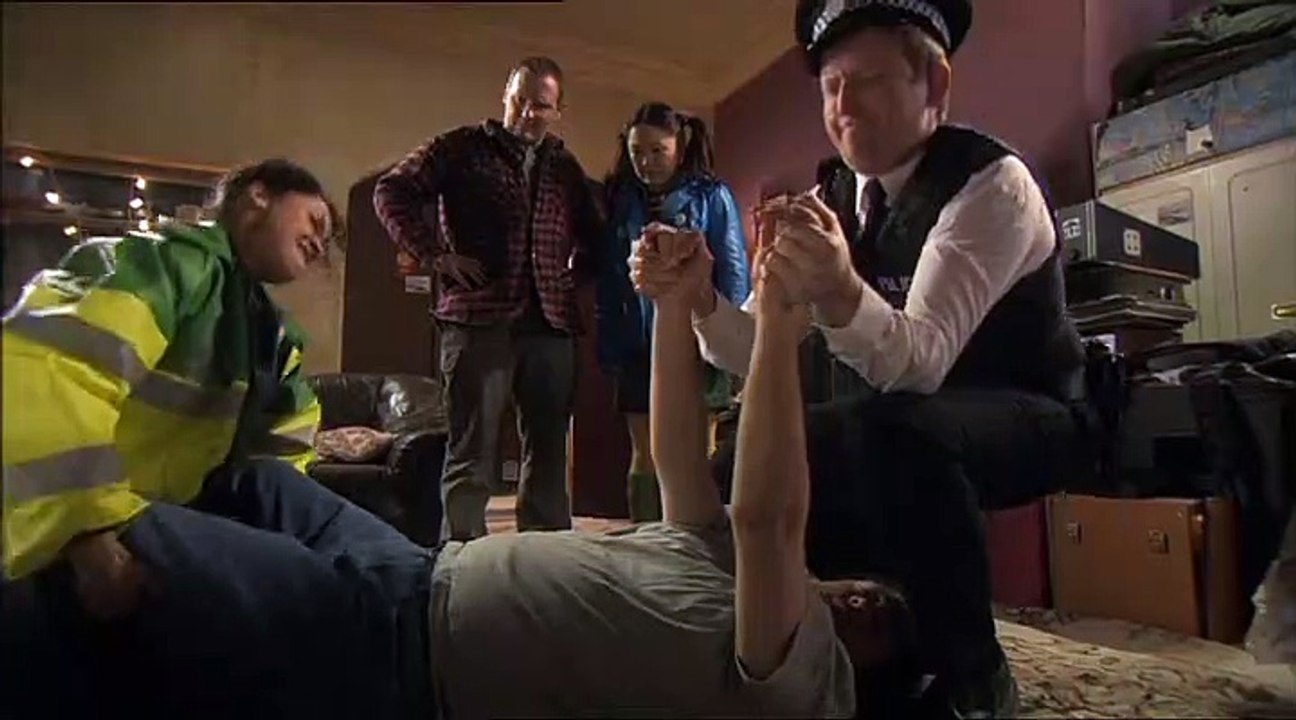 Ideal S04E01 The Pains