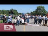 Integrantes de la CETEG realizan bloqueos carreteros / Titulares de la tarde