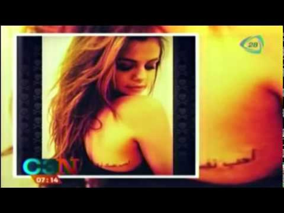 Selena Gomez estrena sexy tatuaje en la espalda