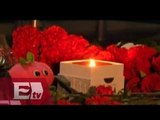 Decenas de personas colocan flores por víctimas del accidente aéreo en Egipto / Hiram Hurtado