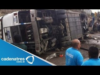 IMPRESIONANTE!! Vuelca autobús en la México-Puebla