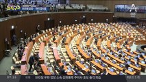 여야 몸싸움…유은혜 ‘호된 신고식’