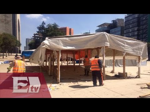 CNTE retira plantón del monumento a la Revolución / Kimberly Armengol