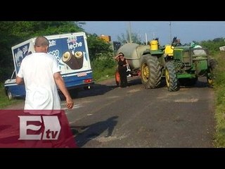 Descargar video: Bloqueos carreteros en Michoacán por simpatizantes de “El Americano”/ Vianey Esquinca