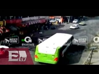 VIDEO: Unidad de transporte público atropella a dos mujeres / Jazmín Jalil