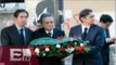 Funcionarios mexicanos colocan flores en homenaje a víctimas de atentados en París  / Ricardo Salas