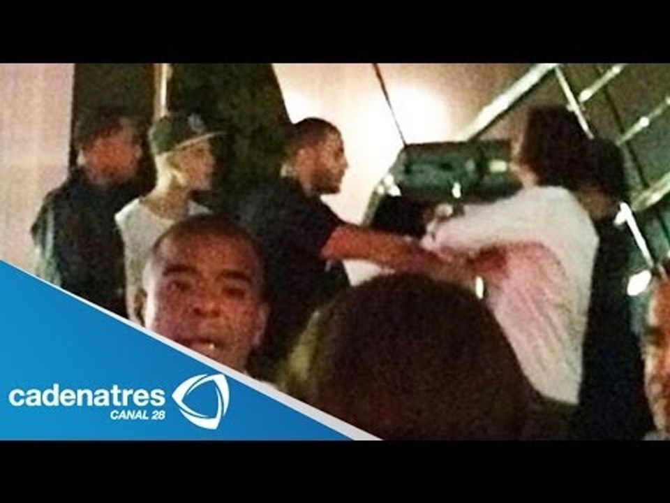 VIDEO: Orlando Bloom lanza puñetazo a Justin Bieber