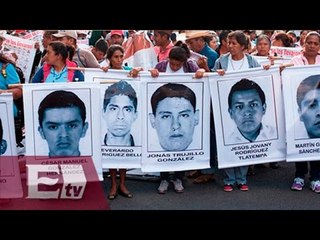 Se reúne en privado Osorio Chong con padres de 43 normalistas en Acapulco / Pascal Beltrán