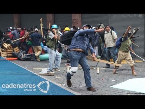 IMPRESIONANTE!!! Sección 22 vandalizan oficinas de Sección 59 VIDEO