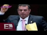 Diputado de Morena lanza monedas de chocolate tras privatización de Pensionissste / Ricardo Salas