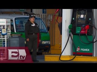 Disminuye el precio de la gasolina en México/ Atalo Mata