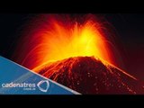 Aventureros sobrevuelan volcán activo de Islandia