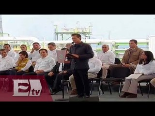 Pemex se transforma para competir mundialmente: Peña Nieto / Martín Espinosa