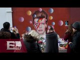 Miles de personas rinden tributo a David Bowie en Londres/ Vianey Esquinca