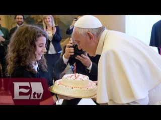 Papa Francisco apaga 79 velitas por sus otros tantos años de vida/ Vianey Esquinca