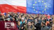 Miles de polacos protestan en Varsovia contra el gobierno de Kaczynski/ Yazmín Jalil