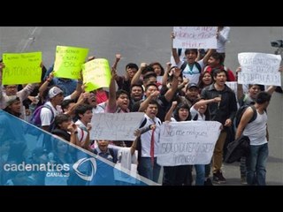 Alumnos de vocacionales cierran vialidades