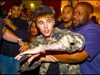 Justin Bieber golpea a fotógrafo tras ser captado con Kendall Jenner