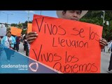 Normalistas de Ayotzinapa realizan marcha pacifica en Guerrero