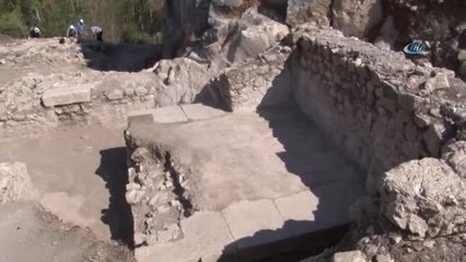 Hititlerin Başkentinde Romalılara Ait 1800 Yıllık Havuz ve Veranda Bulundu