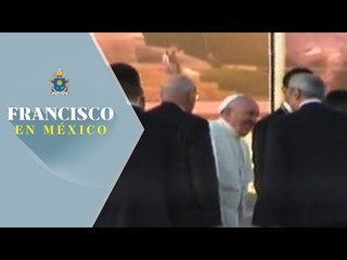 El Sumo Pontífice llega al AICM para viajar a Morelia