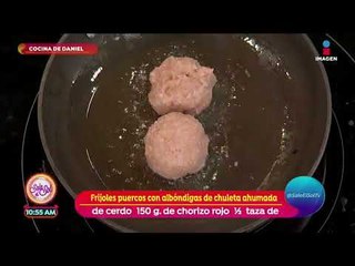 ¡Deliciosos frijoles puercos con albóndigas de chuleta ahumada! | Sale el Sol