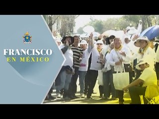 Adultos mayores muestran fervor por visita del Papa Francisco