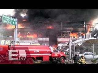 Incendio consume almacén en Tlalnepantla / Francisco Zea