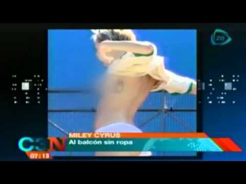 Captan a Miley Cyrus en topless / Miley Cyrus muestras sus senos