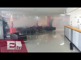 Atacan con petardos y gas lacrimógeno reunión del PRD en Oaxaca/ Vianey Esquinca