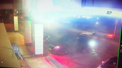 Motosiklet hırsızlarından vatandaşa silahlı saldırı kamerada