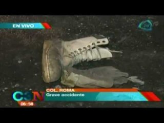 Mujer choca su camioneta contra una revolvedora en Colonia Roma