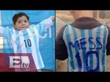 Messi envía playera autografiada  a niño afgano que hizo una camiseta con una bolsa