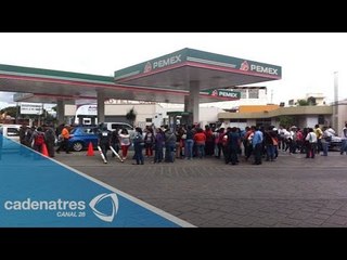 Maestro dañan varias gasolineras en Oaxaca
